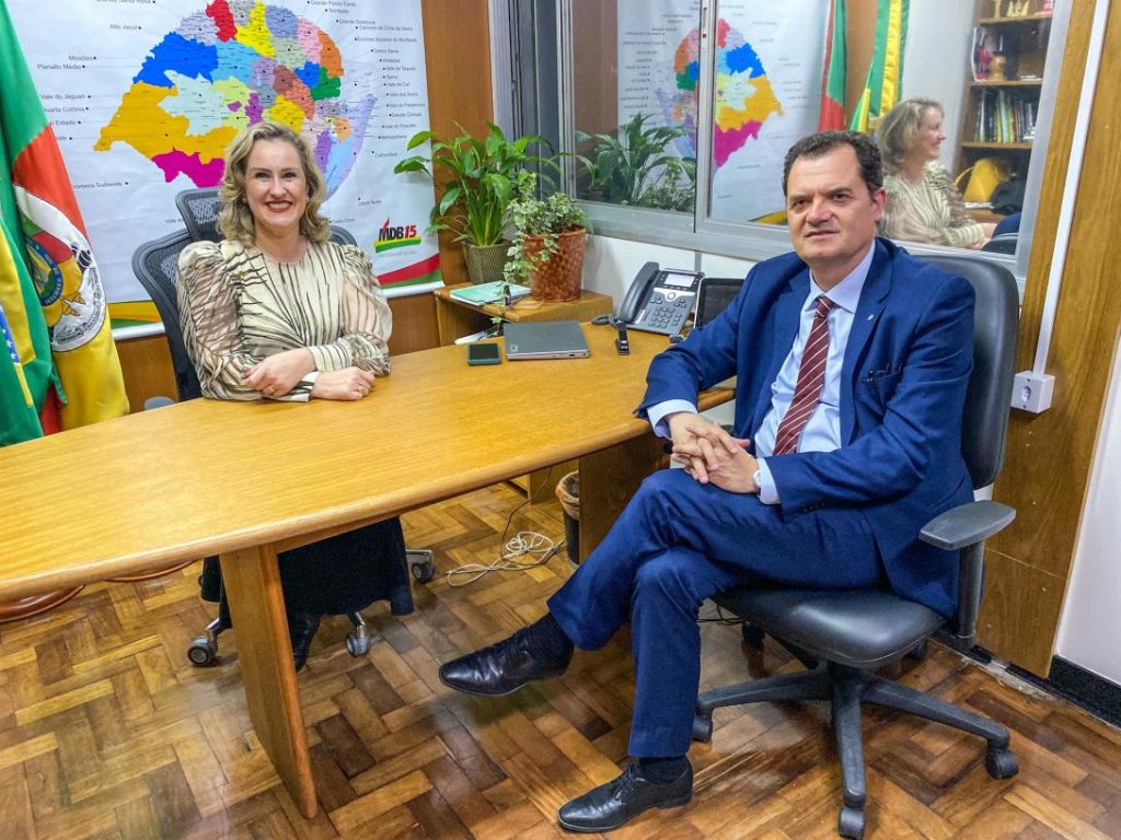 Deputada Patrícia Alba recebe o senador italiano Fabio Porta